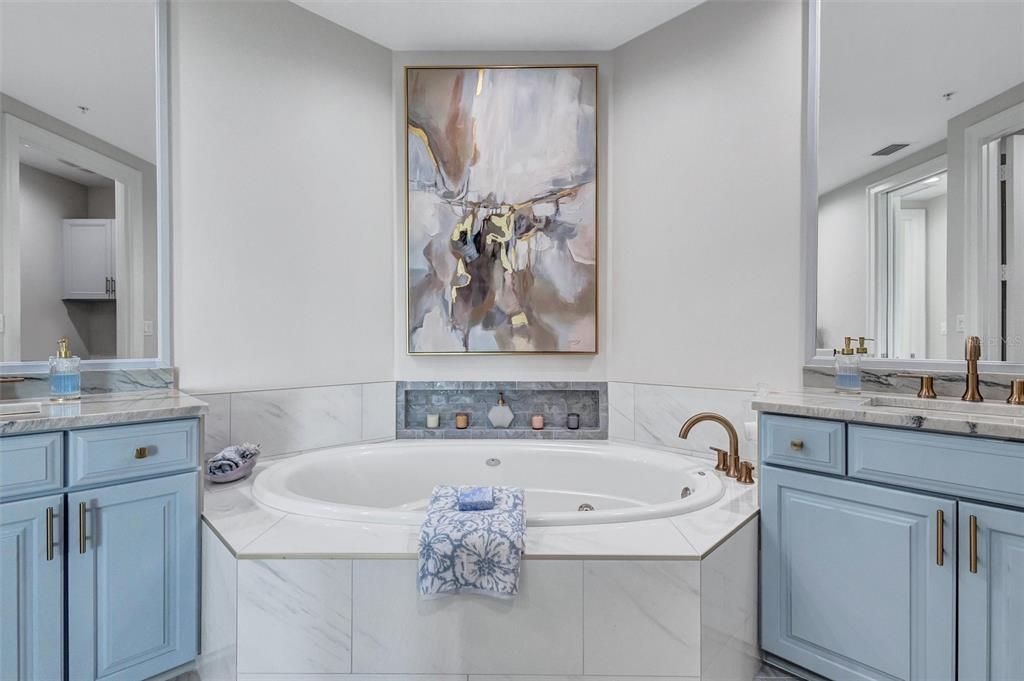 Active With Contract: $525,000 (2 beds, 2 baths, 1847 Square Feet)