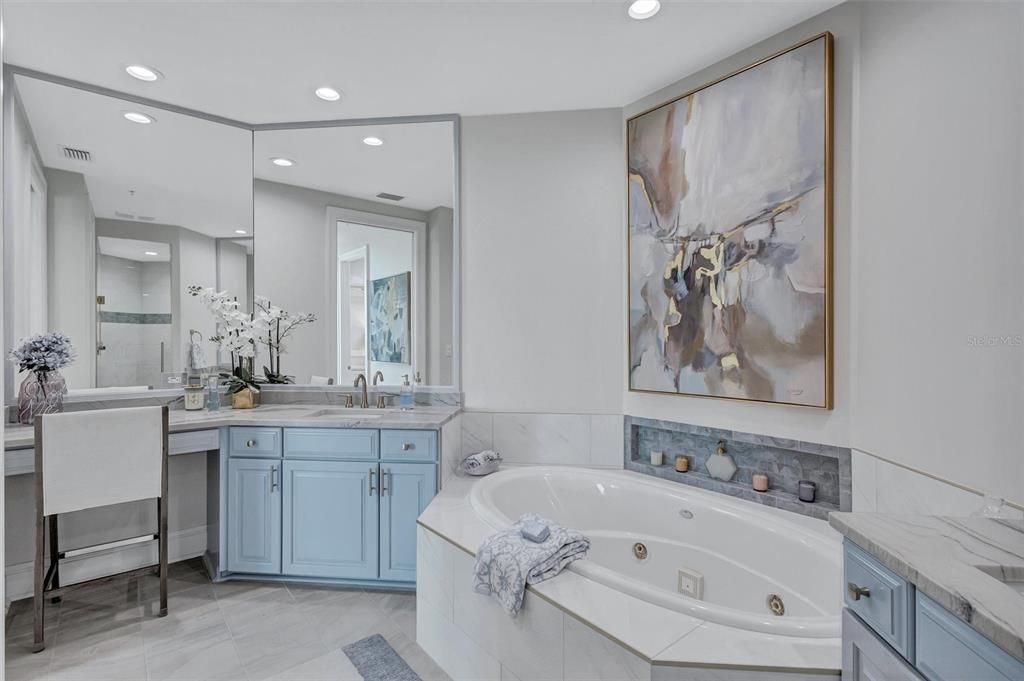 Active With Contract: $525,000 (2 beds, 2 baths, 1847 Square Feet)