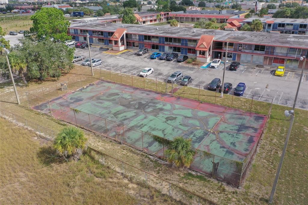 For Sale: $78,000 (1 beds, 1 baths, 300 Square Feet)