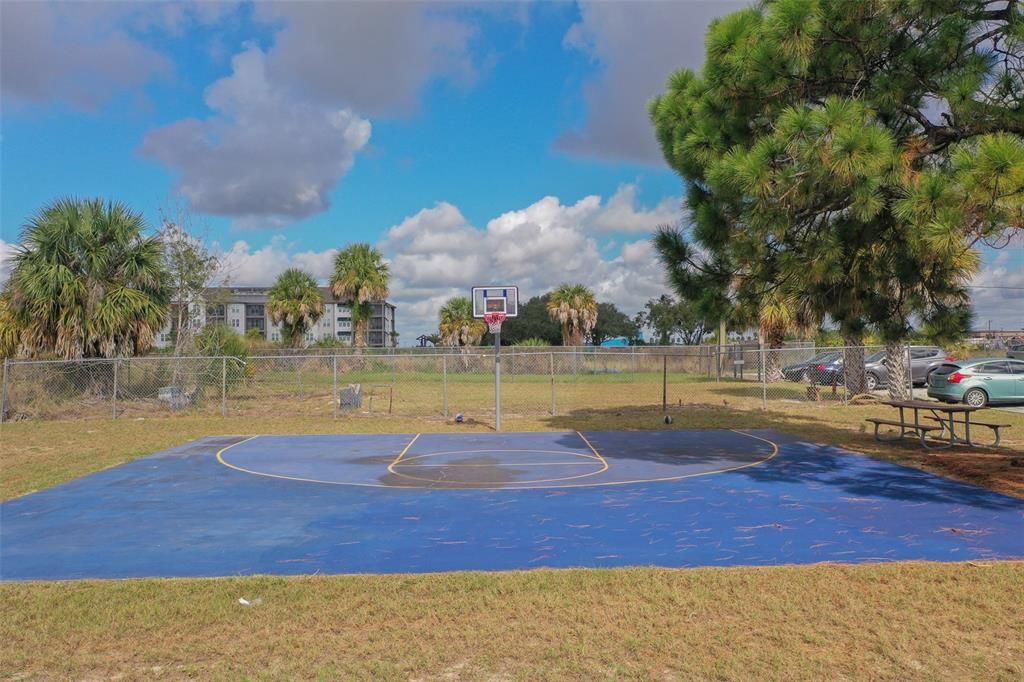 For Sale: $78,000 (1 beds, 1 baths, 300 Square Feet)