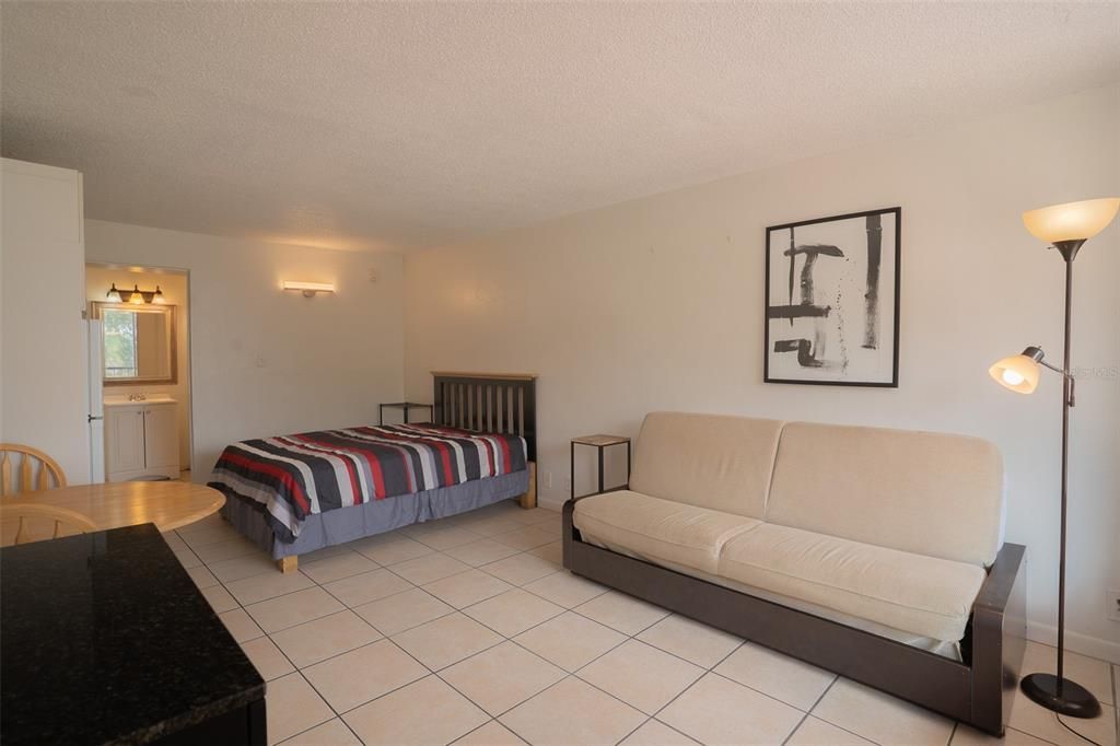 For Sale: $78,000 (1 beds, 1 baths, 300 Square Feet)