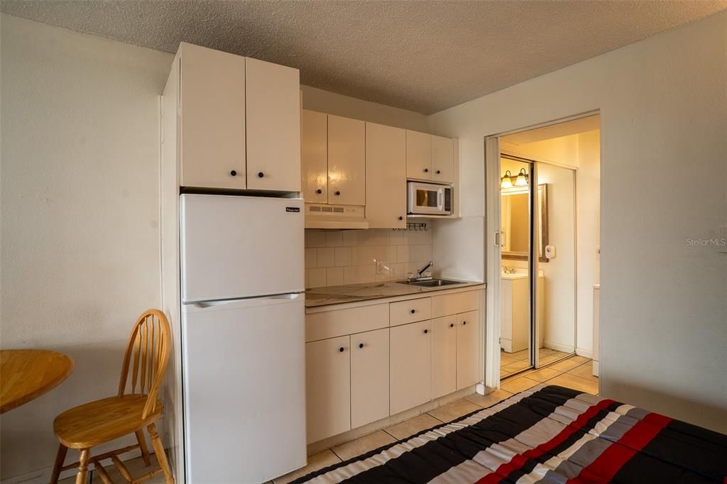 For Sale: $78,000 (1 beds, 1 baths, 300 Square Feet)