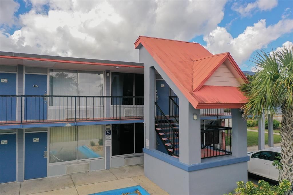 For Sale: $78,000 (1 beds, 1 baths, 300 Square Feet)