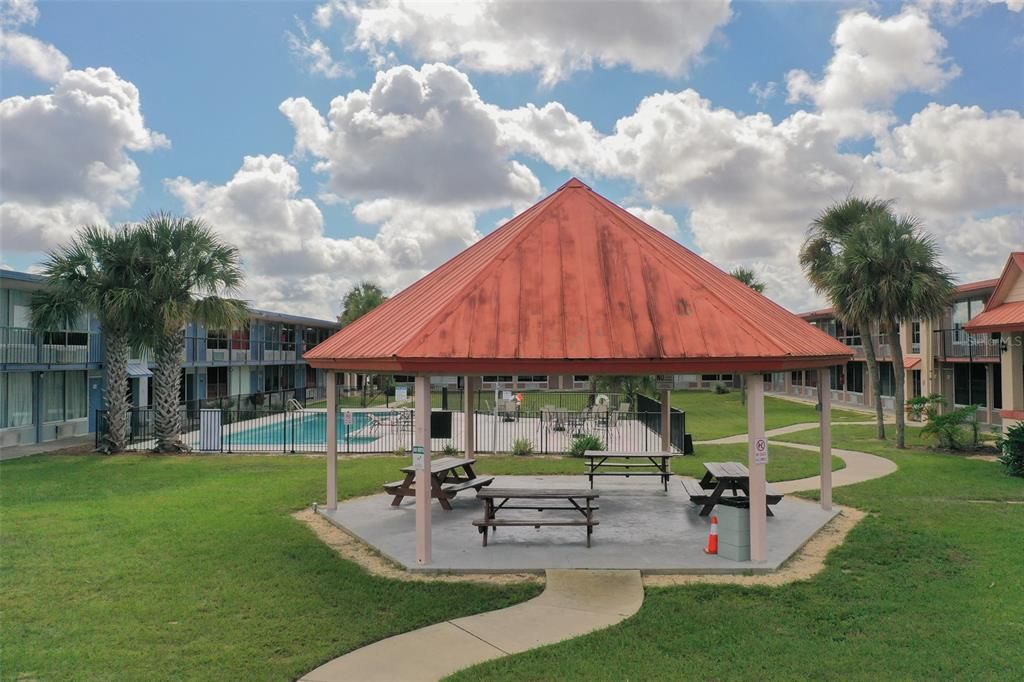 For Sale: $78,000 (1 beds, 1 baths, 300 Square Feet)