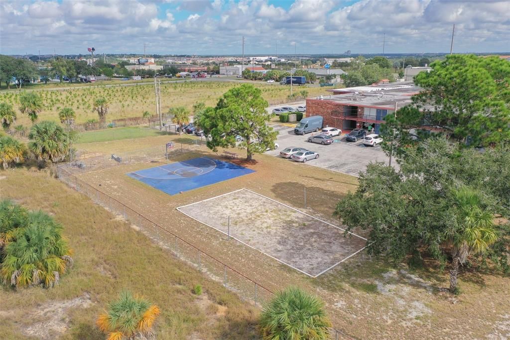 For Sale: $78,000 (1 beds, 1 baths, 300 Square Feet)