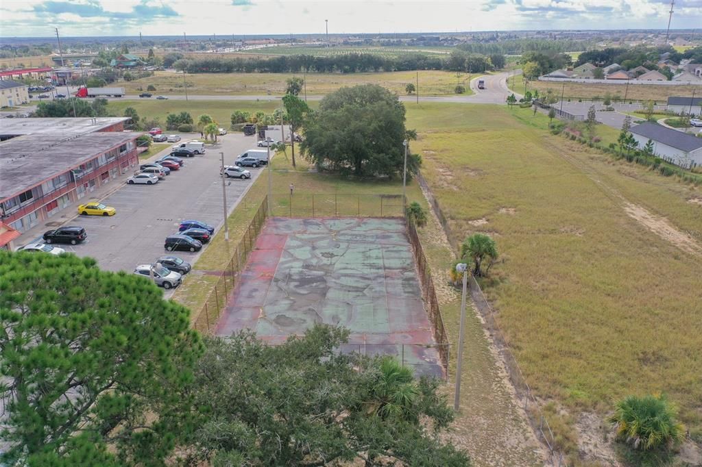 For Sale: $78,000 (1 beds, 1 baths, 300 Square Feet)