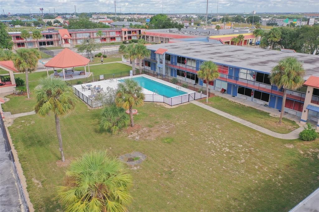 For Sale: $78,000 (1 beds, 1 baths, 300 Square Feet)