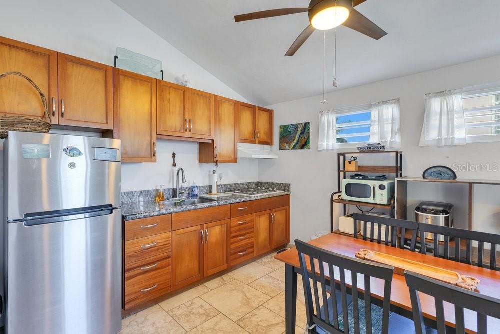 На продажу: $975,000 (4 спален, 3 ванн, 2298 Квадратных фут)