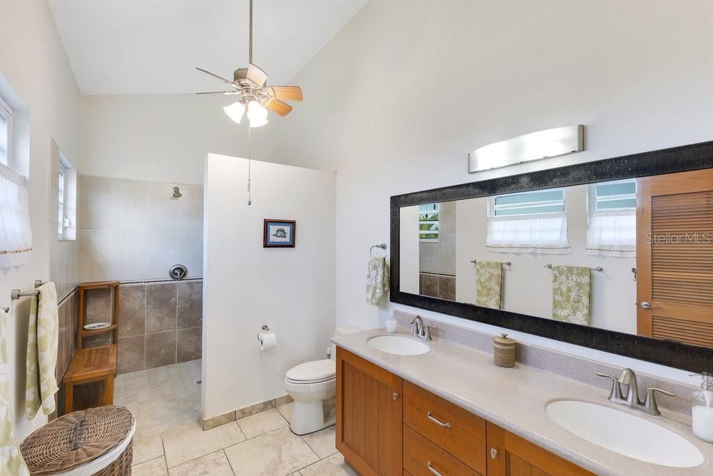 На продажу: $975,000 (4 спален, 3 ванн, 2298 Квадратных фут)