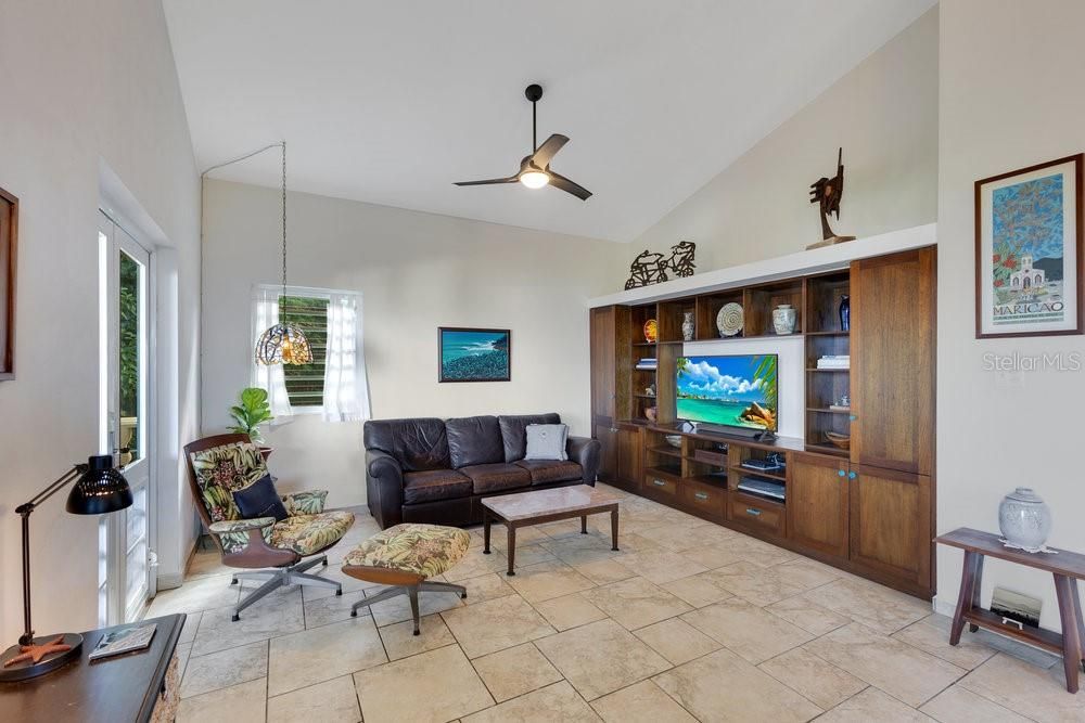 На продажу: $975,000 (4 спален, 3 ванн, 2298 Квадратных фут)