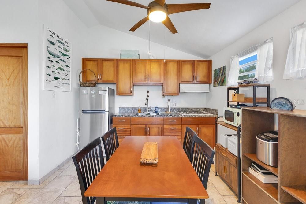 На продажу: $975,000 (4 спален, 3 ванн, 2298 Квадратных фут)