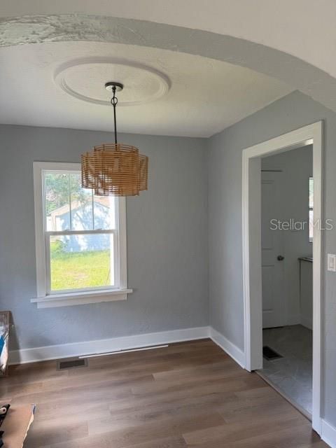 出租: $2,095 (2 贝兹, 1 浴室, 784 平方英尺)