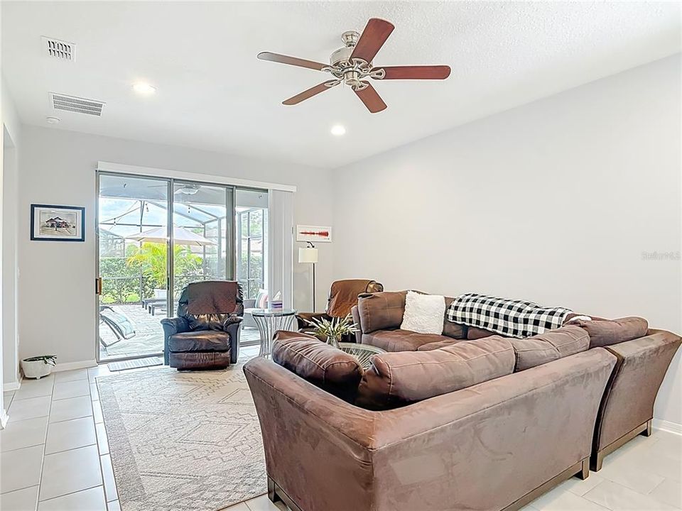 For Sale: $469,000 (3 beds, 2 baths, 2112 Square Feet)