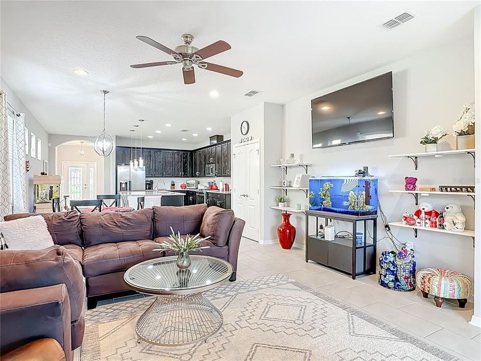 For Sale: $469,000 (3 beds, 2 baths, 2112 Square Feet)