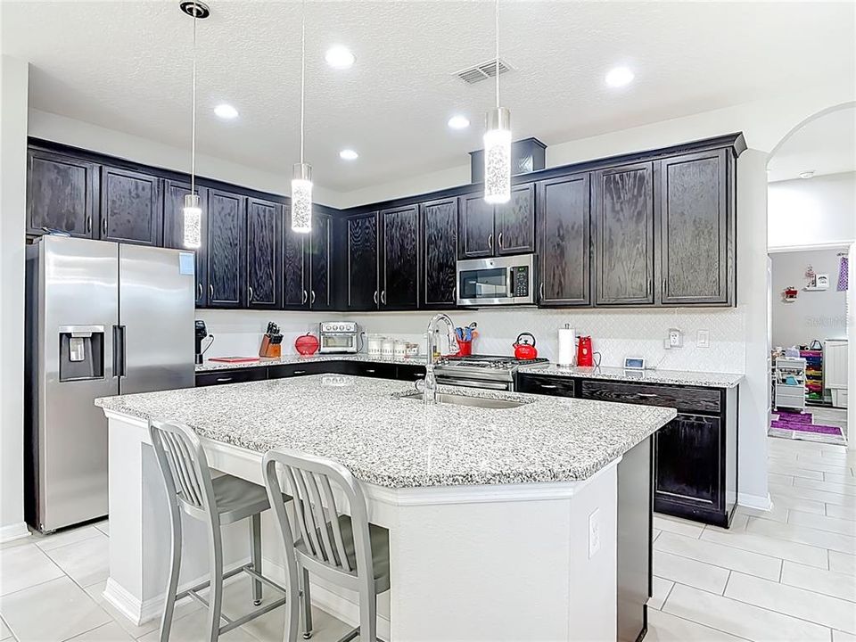 For Sale: $469,000 (3 beds, 2 baths, 2112 Square Feet)