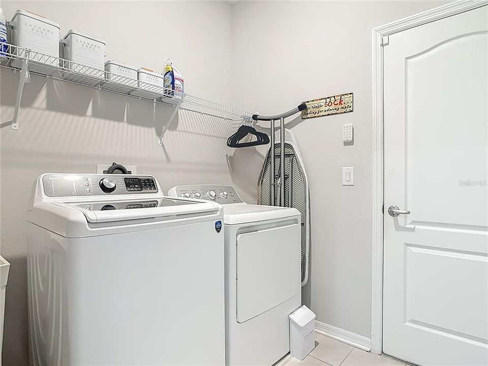 For Sale: $469,000 (3 beds, 2 baths, 2112 Square Feet)