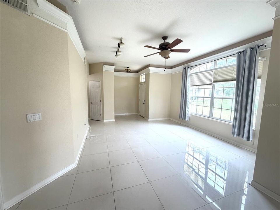 Activo con contrato: $289,000 (2 camas, 2 baños, 1182 Pies cuadrados)