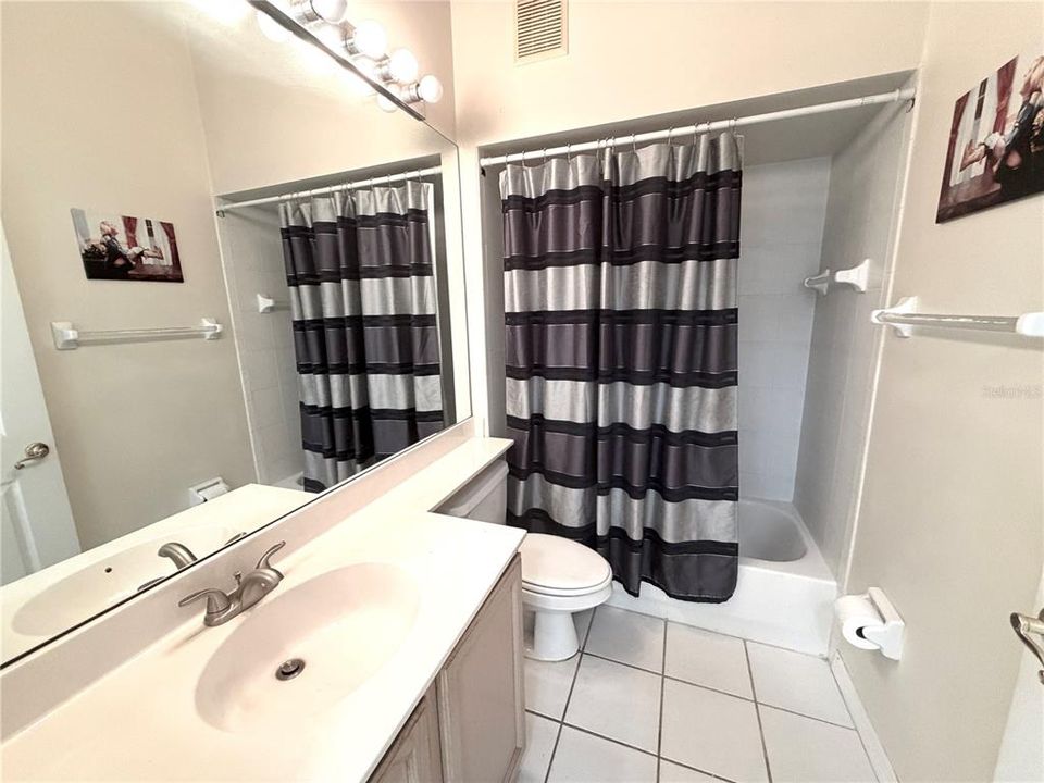 Activo con contrato: $289,000 (2 camas, 2 baños, 1182 Pies cuadrados)