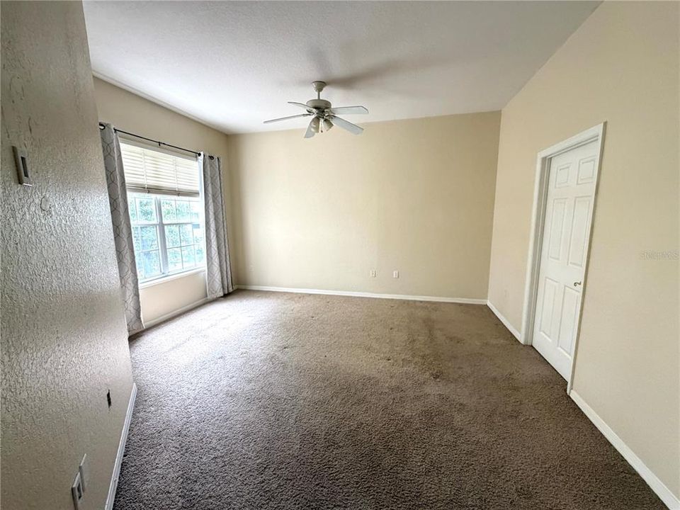 Activo con contrato: $289,000 (2 camas, 2 baños, 1182 Pies cuadrados)