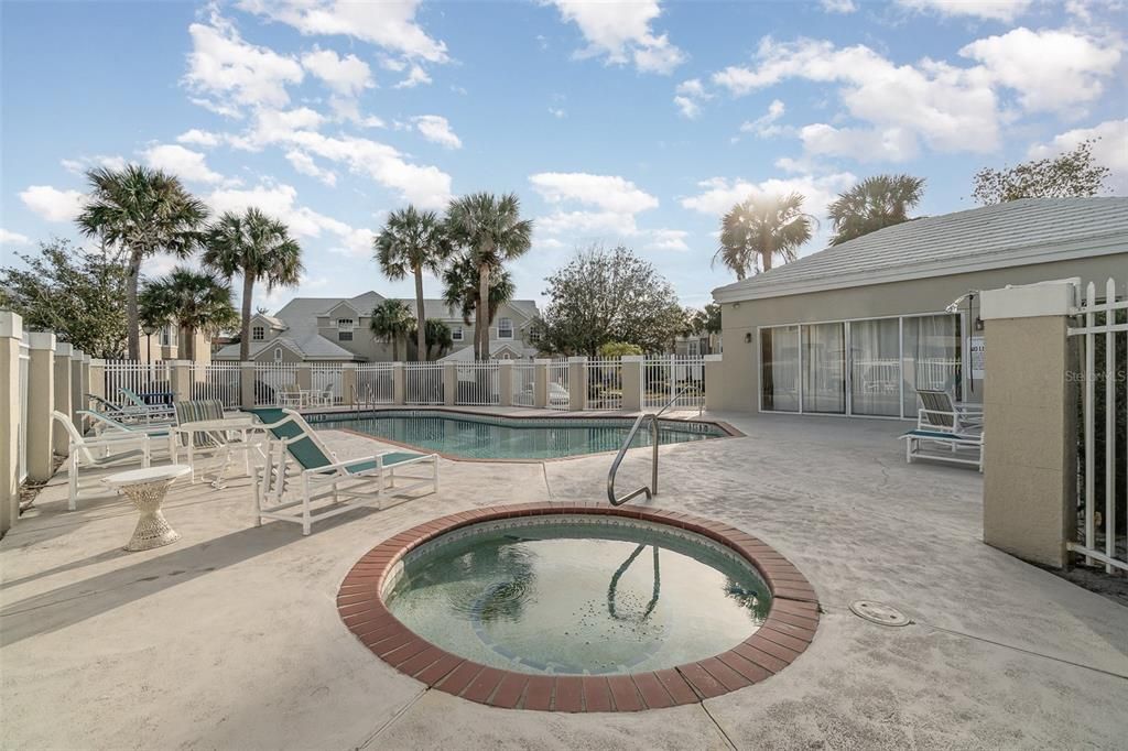 Activo con contrato: $289,000 (2 camas, 2 baños, 1182 Pies cuadrados)