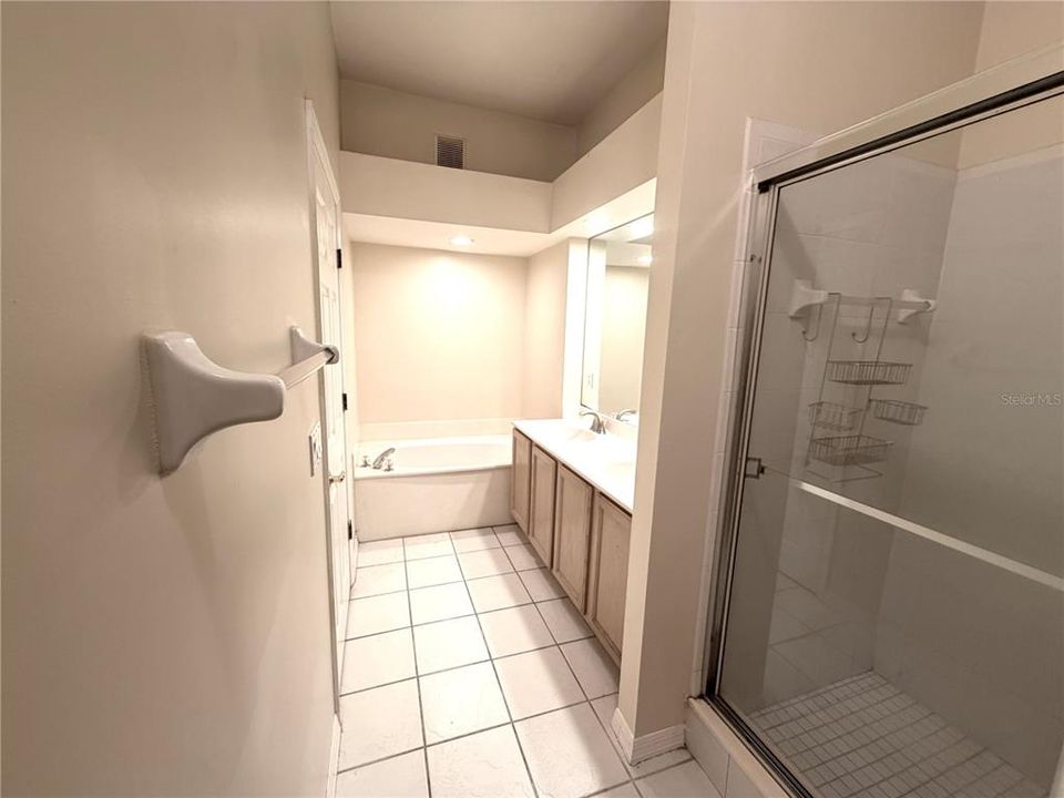 Activo con contrato: $289,000 (2 camas, 2 baños, 1182 Pies cuadrados)