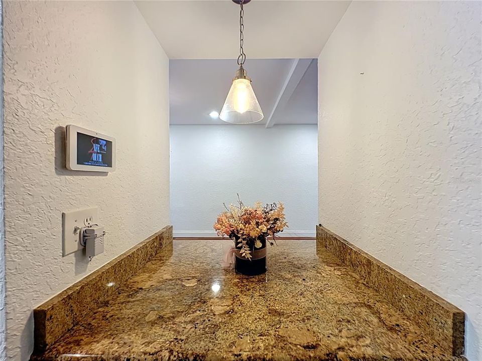 For Sale: $529,900 (2 beds, 2 baths, 1637 Square Feet)