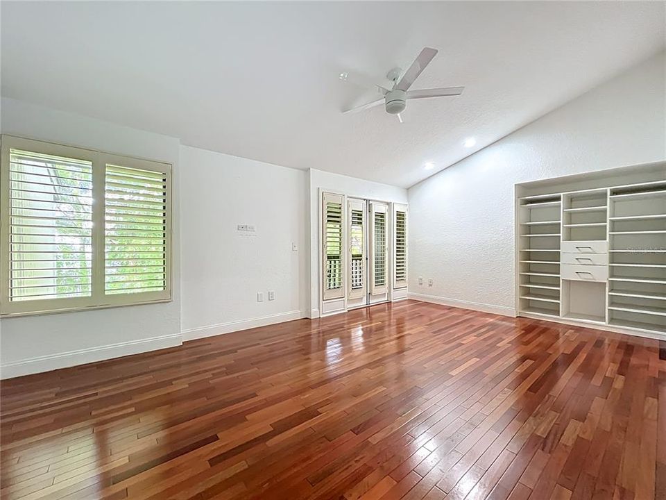 For Sale: $529,900 (2 beds, 2 baths, 1637 Square Feet)