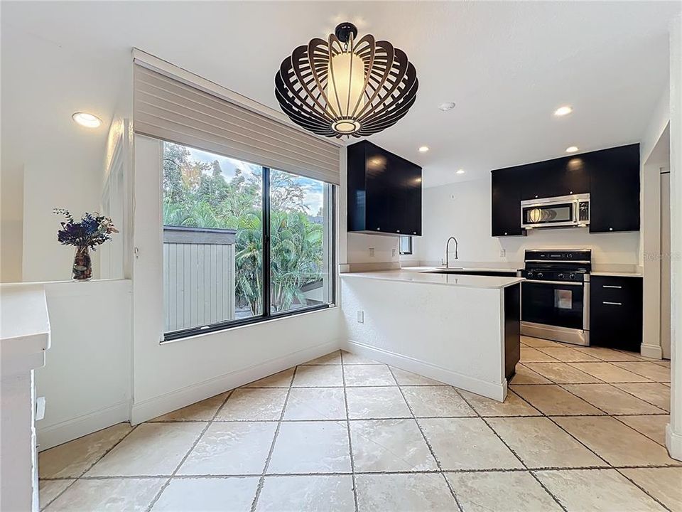 For Sale: $529,900 (2 beds, 2 baths, 1637 Square Feet)