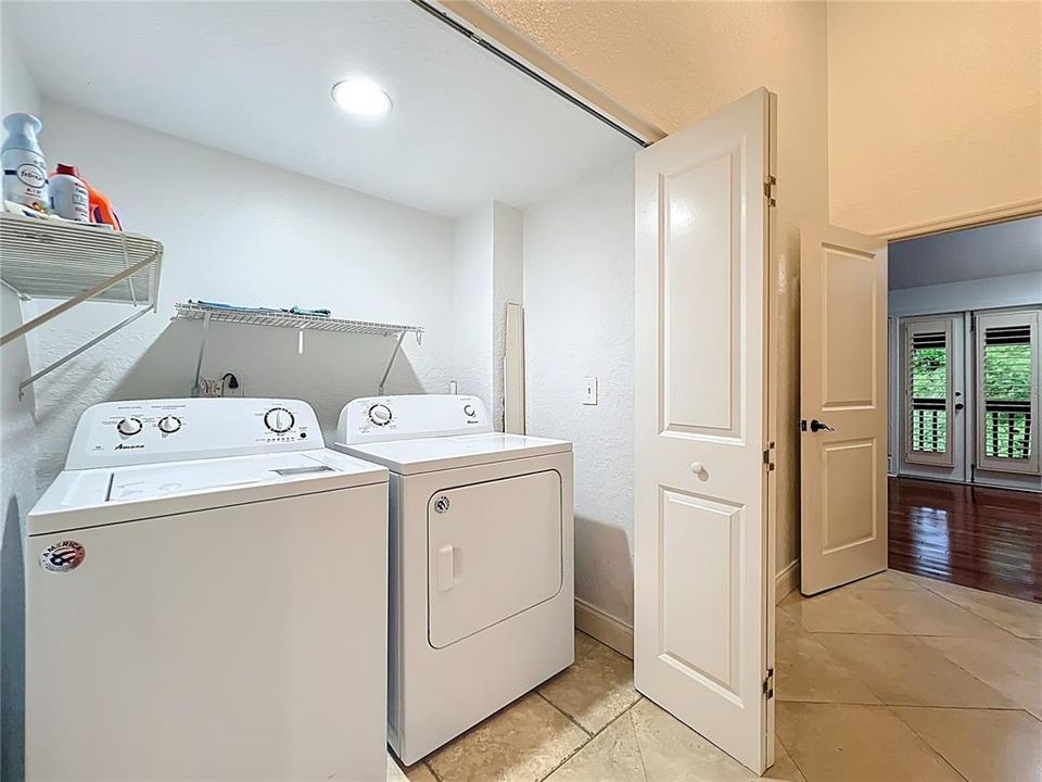 For Sale: $529,900 (2 beds, 2 baths, 1637 Square Feet)