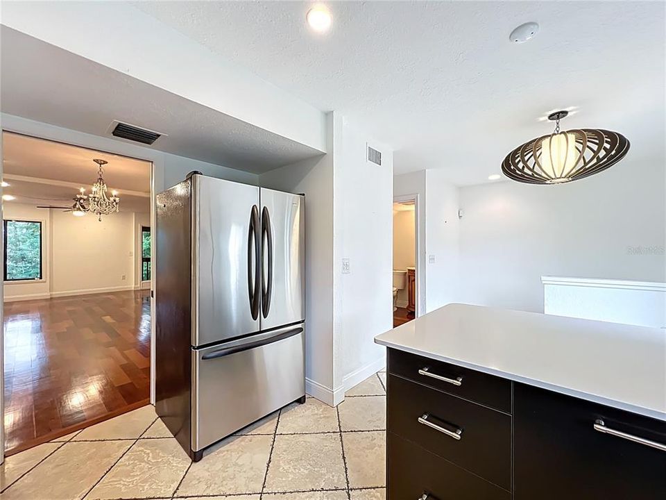 For Sale: $529,900 (2 beds, 2 baths, 1637 Square Feet)