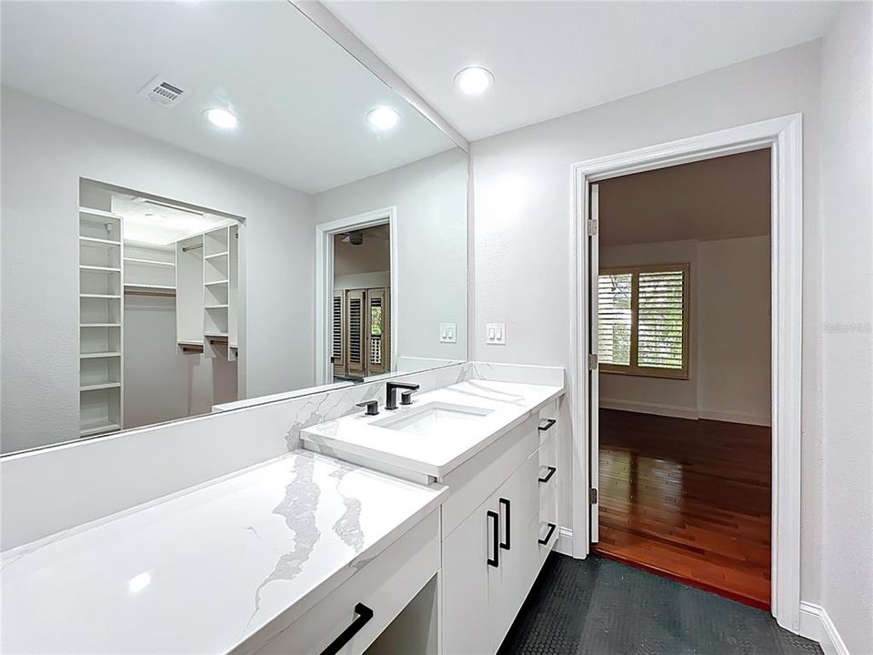 For Sale: $529,900 (2 beds, 2 baths, 1637 Square Feet)