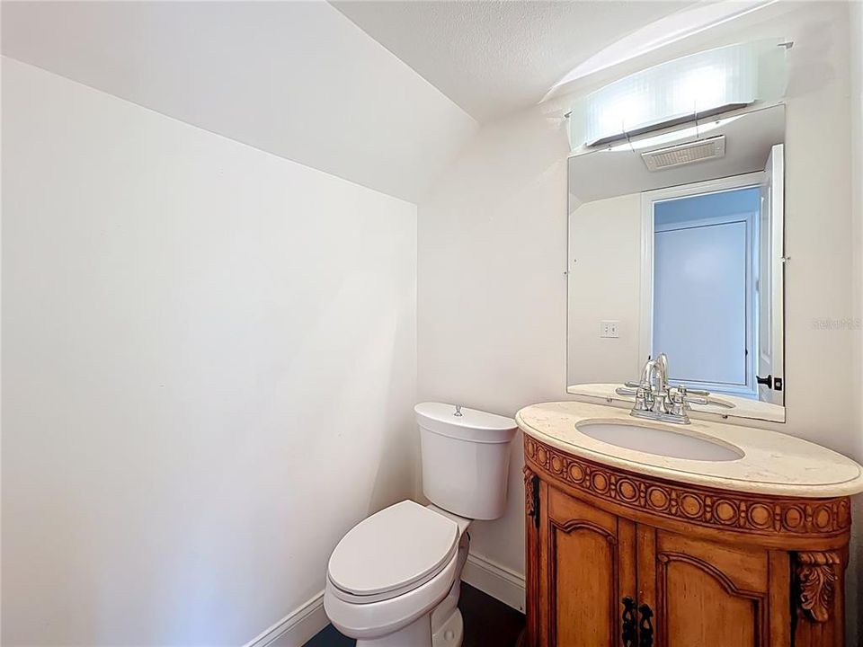 For Sale: $529,900 (2 beds, 2 baths, 1637 Square Feet)