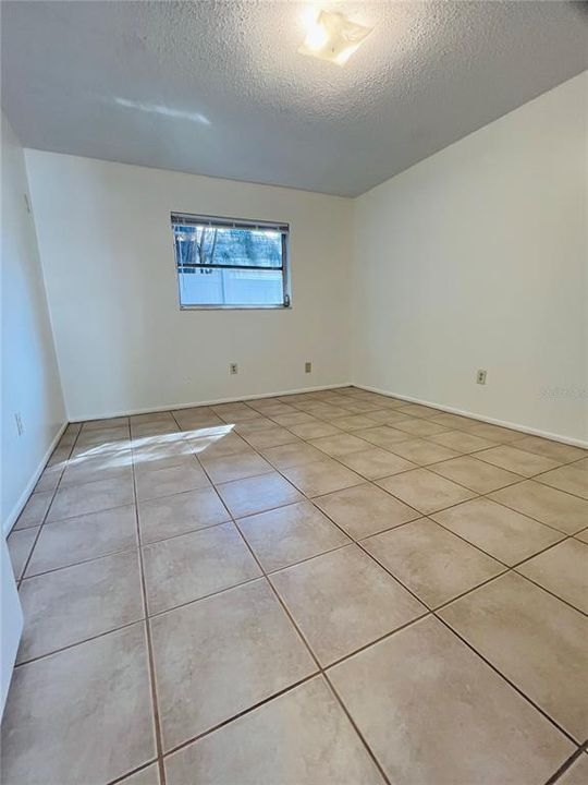 En Renta: $1,350 (2 camas, 1 baños, 875 Pies cuadrados)