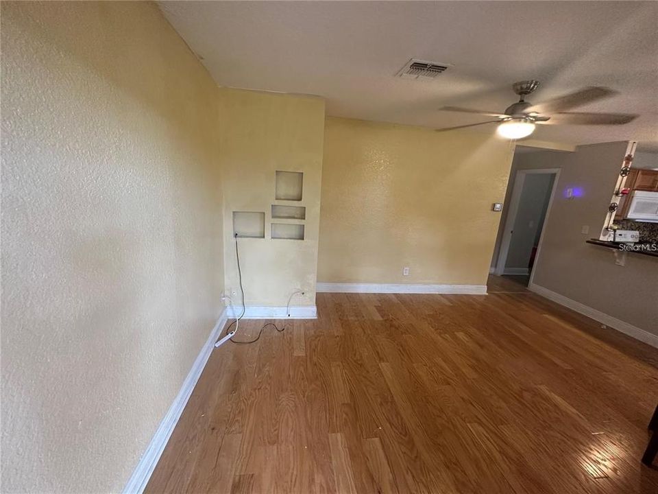 出租: $1,499 (2 贝兹, 1 浴室, 732 平方英尺)