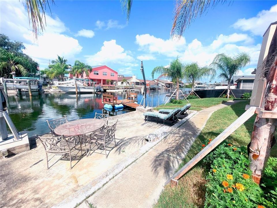 For Sale: $350,000 (3 beds, 2 baths, 1400 Square Feet)