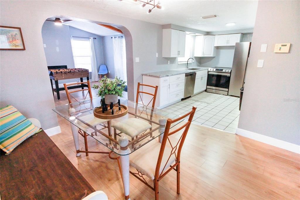 For Sale: $350,000 (3 beds, 2 baths, 1400 Square Feet)