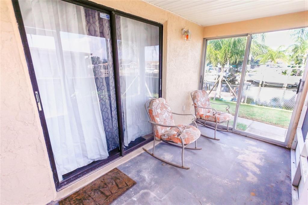 For Sale: $350,000 (3 beds, 2 baths, 1400 Square Feet)