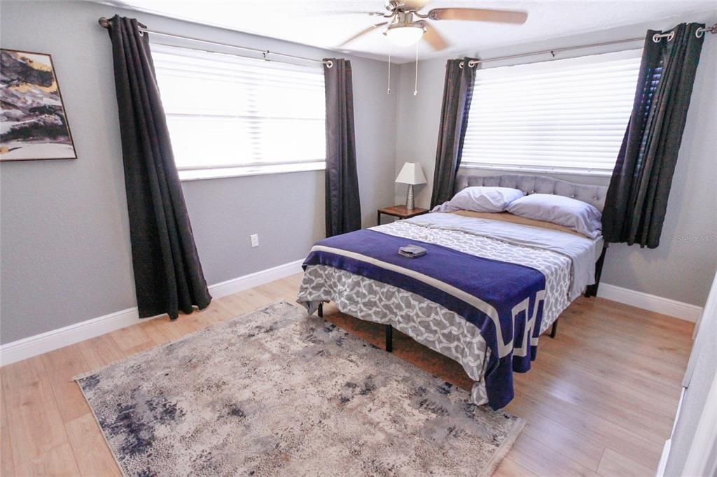 For Sale: $350,000 (3 beds, 2 baths, 1400 Square Feet)