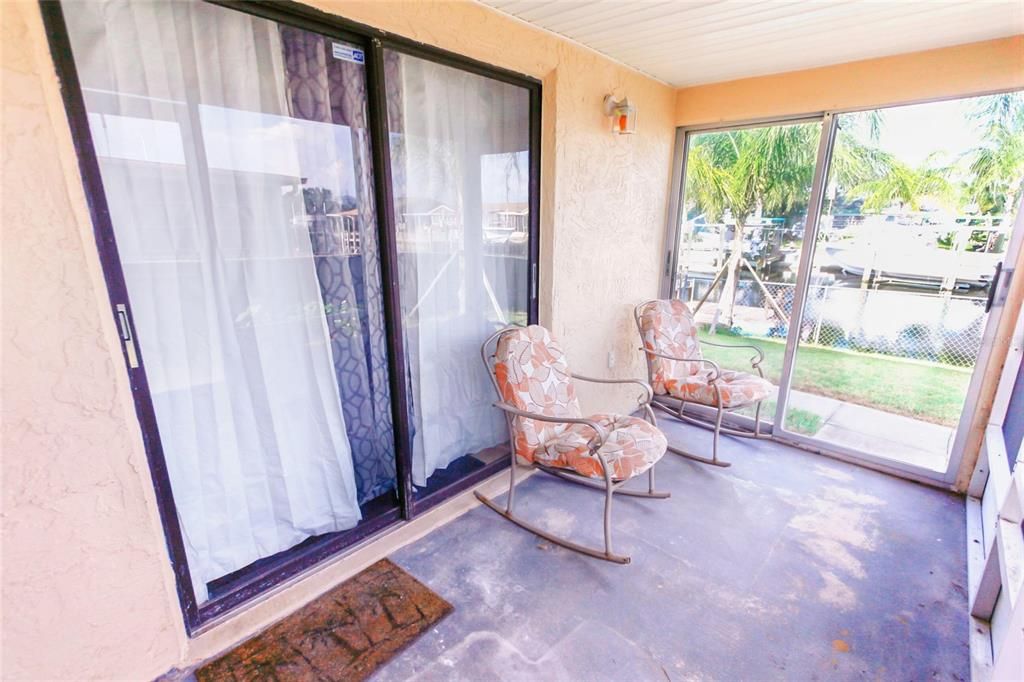 For Sale: $350,000 (3 beds, 2 baths, 1400 Square Feet)