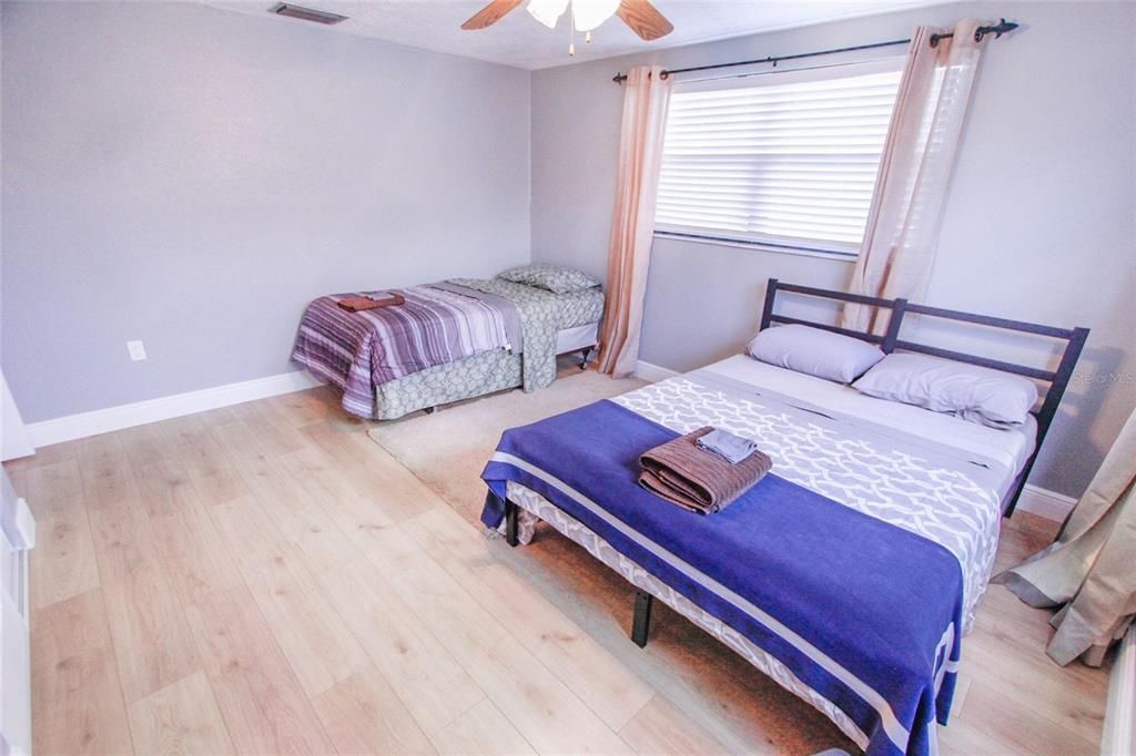 For Sale: $350,000 (3 beds, 2 baths, 1400 Square Feet)