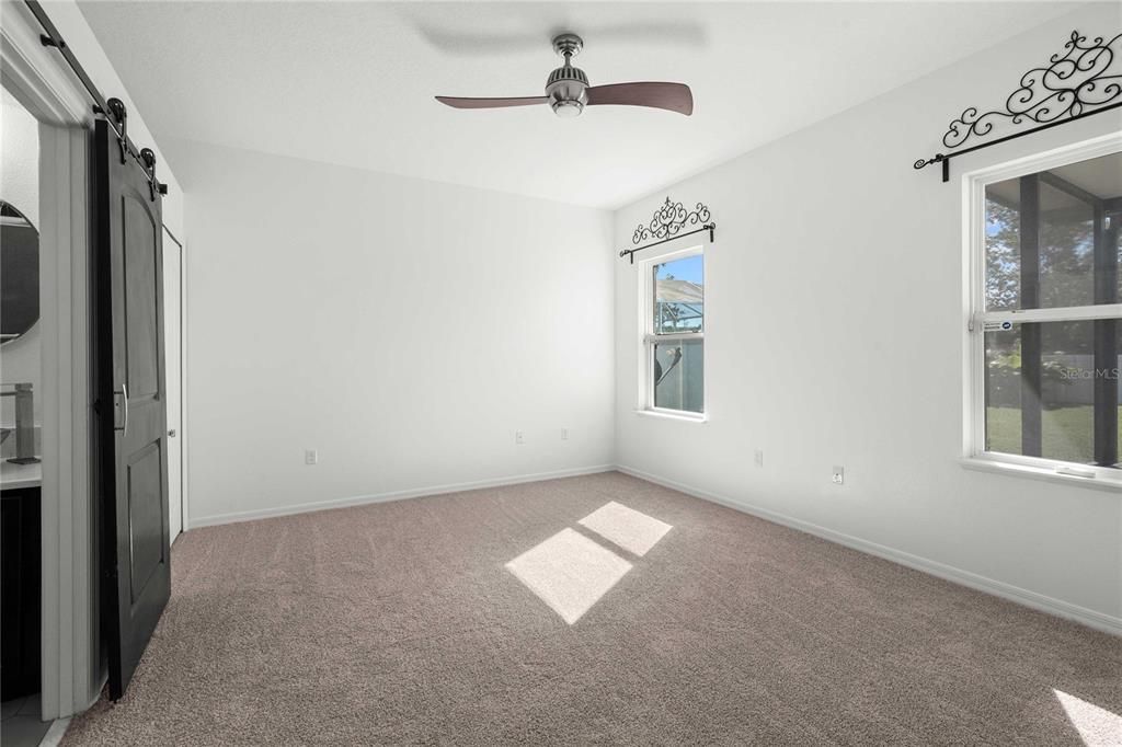 Под контрактом: $299,900 (3 спален, 2 ванн, 1360 Квадратных фут)