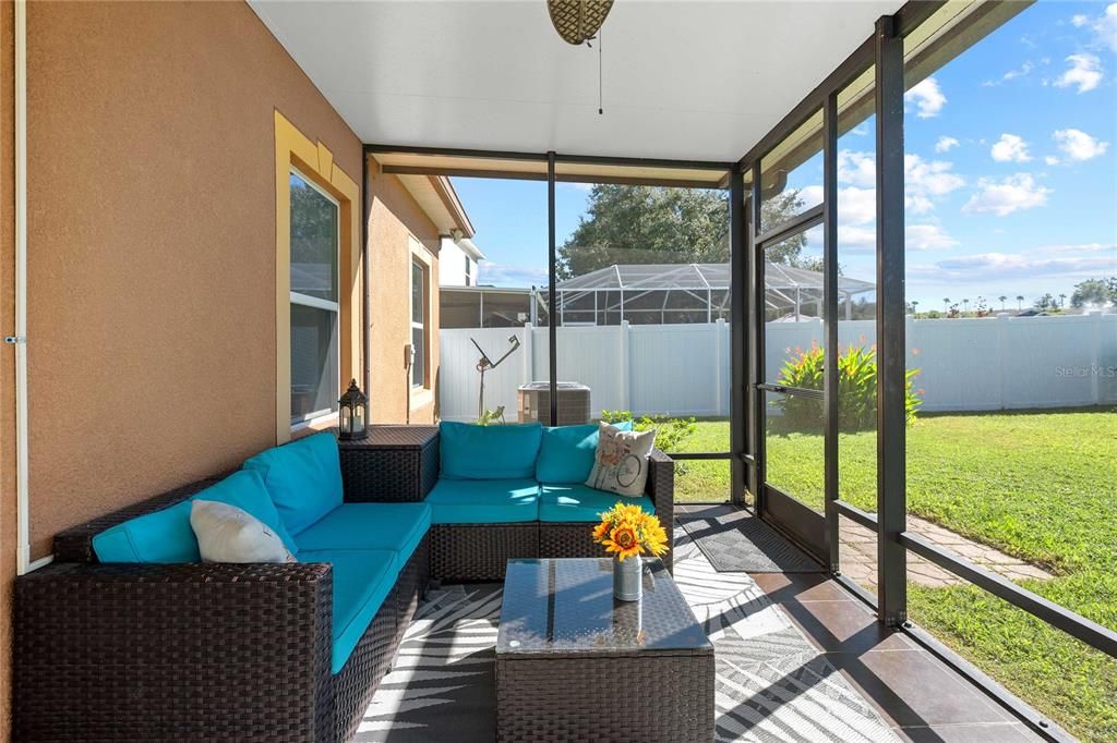 Под контрактом: $299,900 (3 спален, 2 ванн, 1360 Квадратных фут)