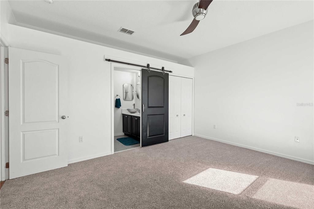 Под контрактом: $299,900 (3 спален, 2 ванн, 1360 Квадратных фут)