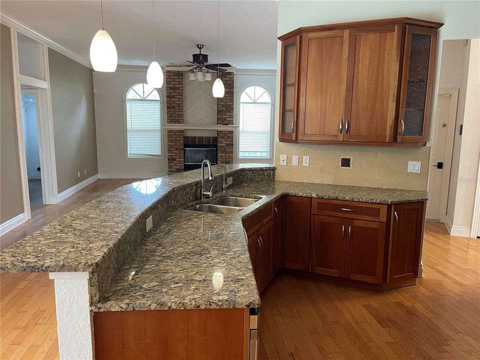 В аренду: $3,700 (3 спален, 2 ванн, 2248 Квадратных фут)