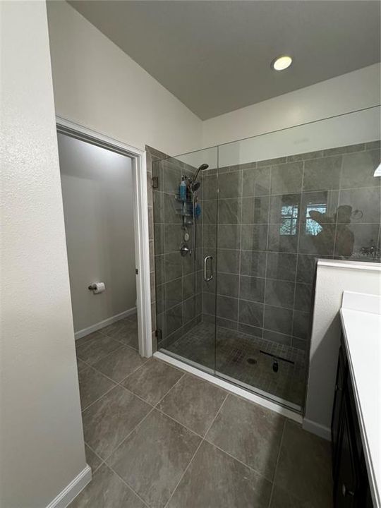 Activo con contrato: $2,400 (3 camas, 2 baños, 1932 Pies cuadrados)