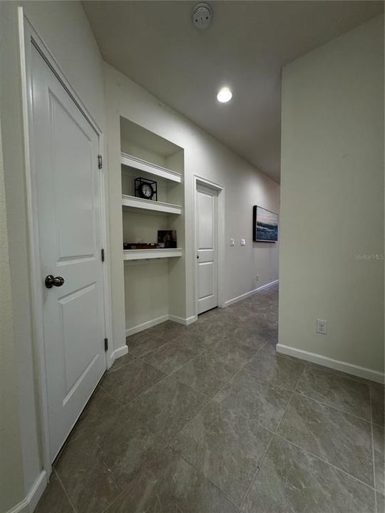 Activo con contrato: $2,400 (3 camas, 2 baños, 1932 Pies cuadrados)