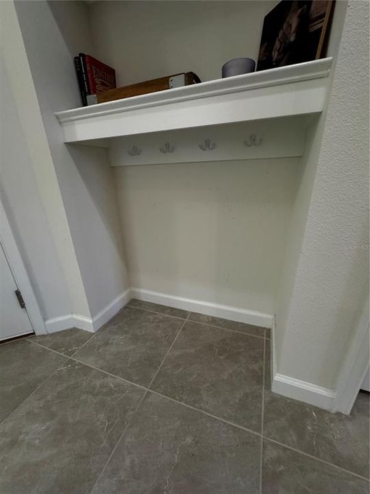 Activo con contrato: $2,400 (3 camas, 2 baños, 1932 Pies cuadrados)