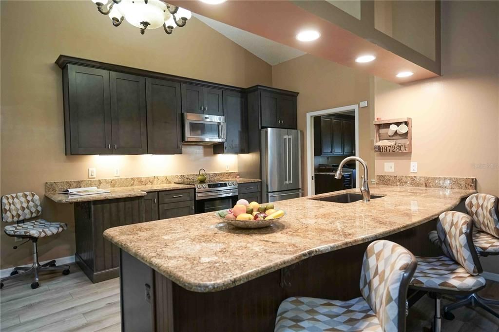 待售: $784,000 (4 贝兹, 3 浴室, 2745 平方英尺)