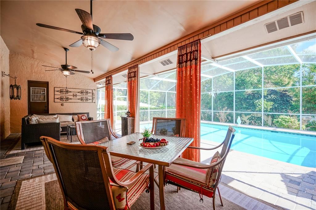 待售: $784,000 (4 贝兹, 3 浴室, 2745 平方英尺)