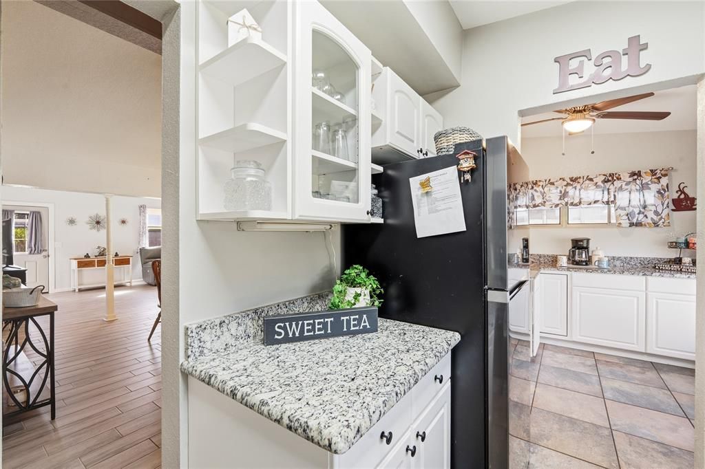 For Sale: $399,900 (3 beds, 2 baths, 1476 Square Feet)